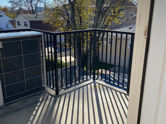 5th image of 70 McLaughlin St #3