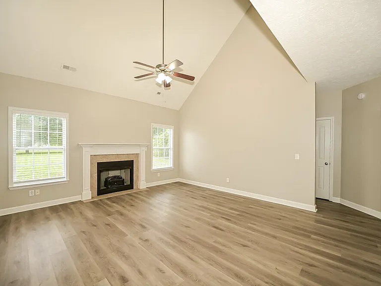 1448 Jeter Way — Photo 4