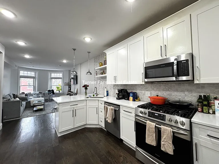 7R Strathmore Rd #3R — Photo 7