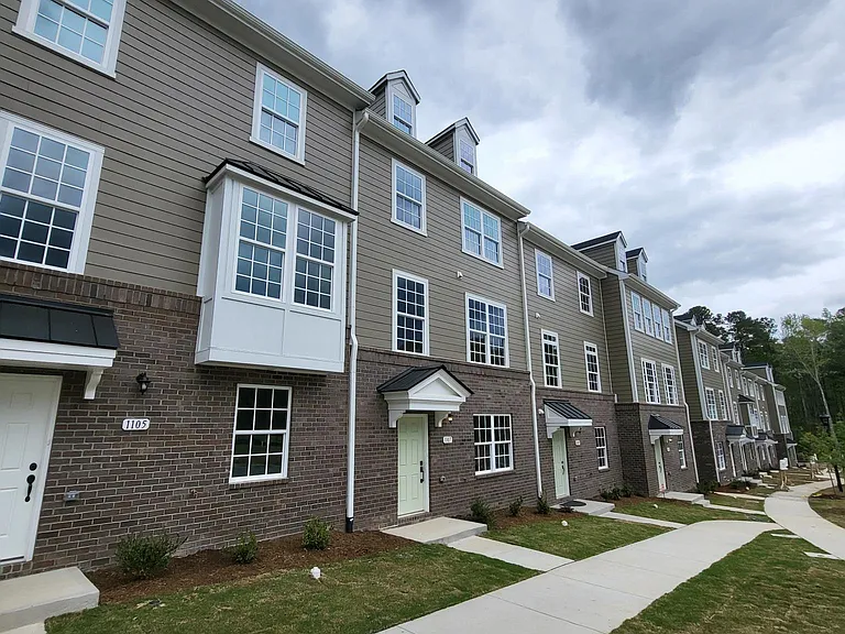 1105 Kentlands Dr — Photo 1