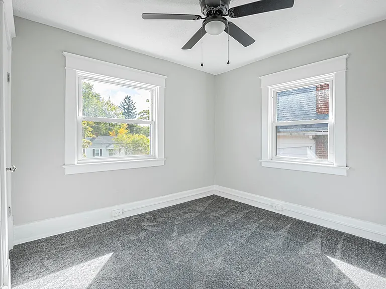 486 Sumatra Ave — Photo 21