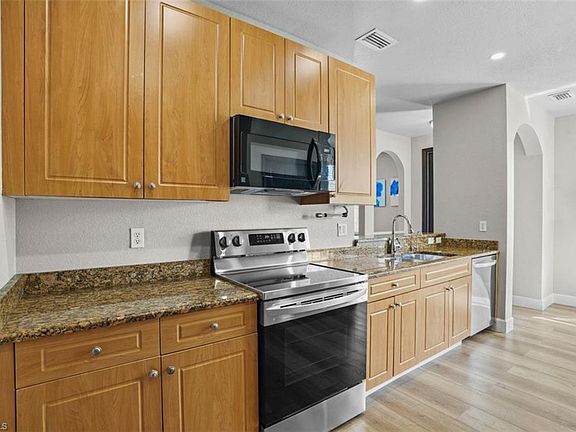 4th image of 14725 Sutherland AVE #107
