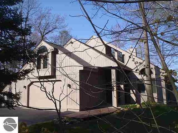 5th image of 1556 Birchview Dr