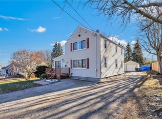 293 Old Town Rd, Bridgeport, CT 06606