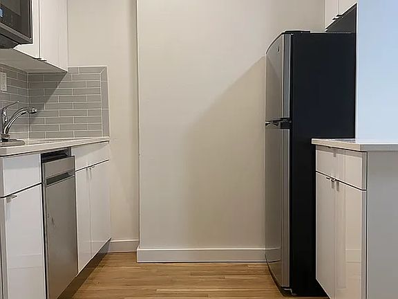 5th image of 27 Jones St #3C