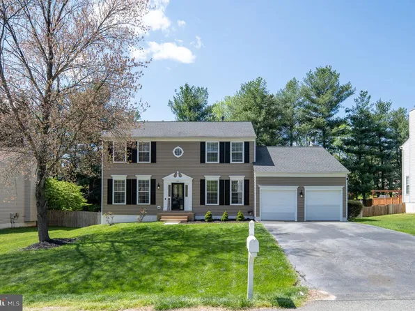 58 Blossom Wood Ct, Stafford, VA 22554