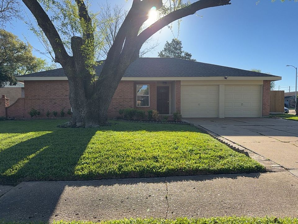 1st image of 9915 Parkvale Dr