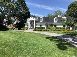 1175 Peconic Bay Blvd, Laurel, NY 11948