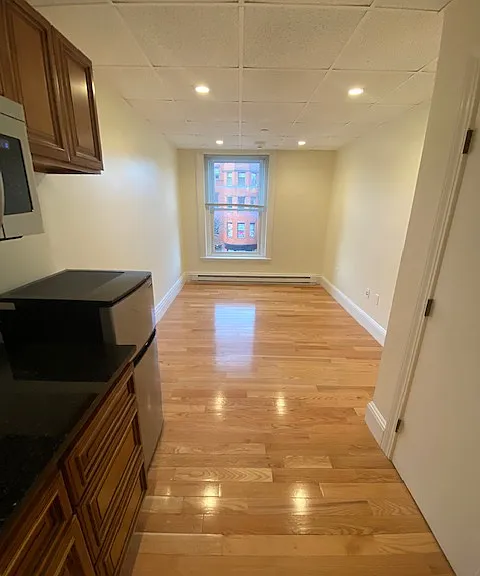 302 Newbury St #10 — Photo 7