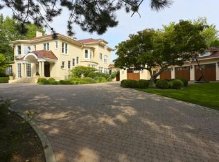 350 Plymouth Rd SE, East Grand Rapids, MI