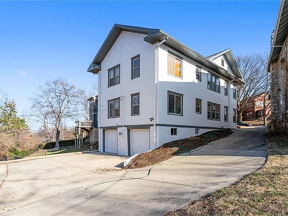 4th image of 4916 Forest Ave