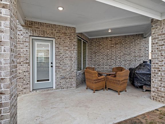 5th image of 18726 Colorado River Ln