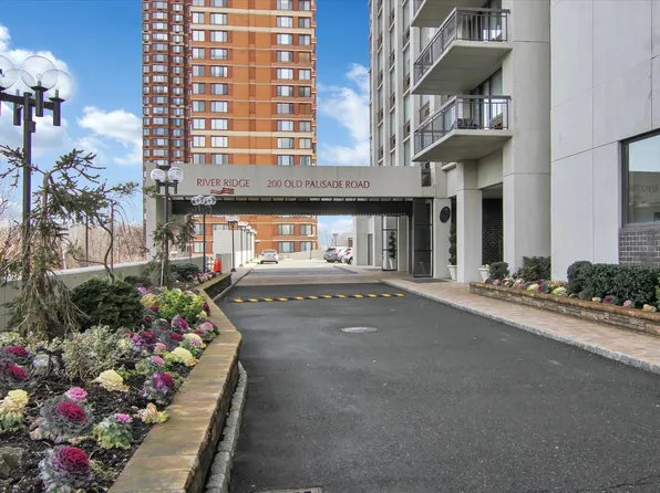 200 Old Palisade Road image 2 of 46