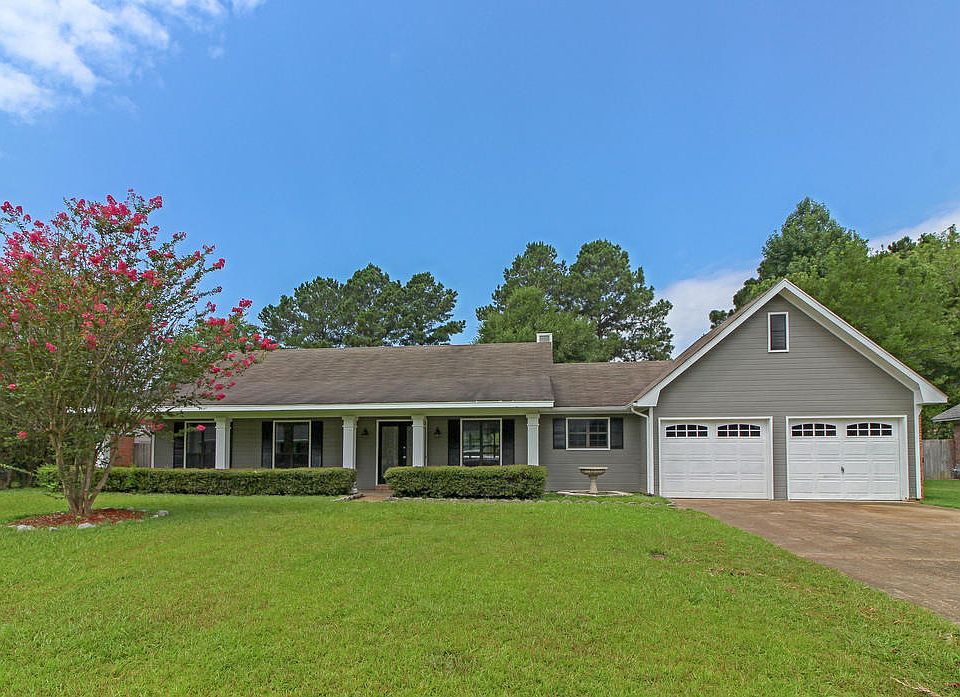 1st image of 91 N Chestnut Dr