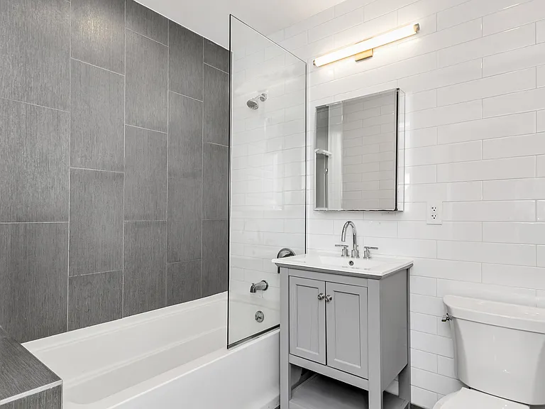96 Steuben St #5H — Photo 7