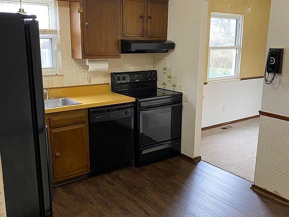 3rd image of 2102 Hughey Dr
