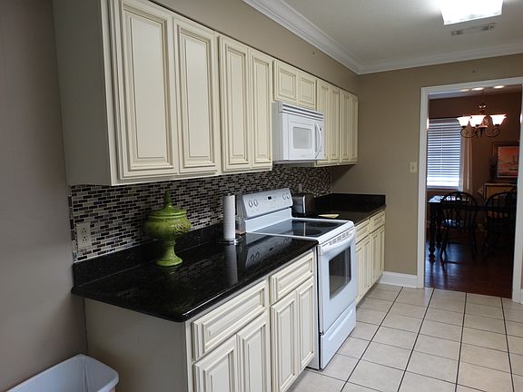 2nd image of 2400 Sutton Pl