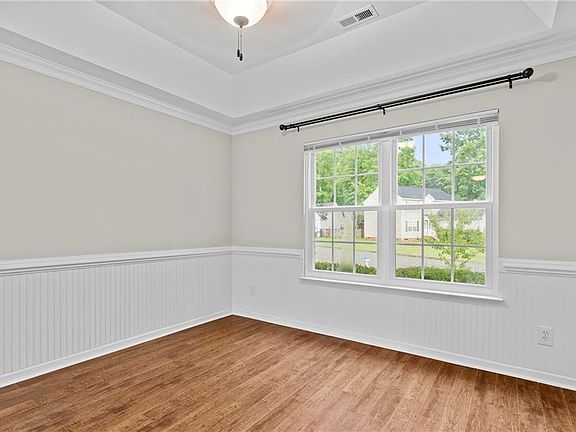 4th image of 2521 Southern Pines Dr