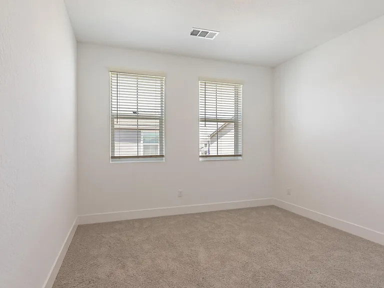 2834 E Tamarind Dr — Photo 23