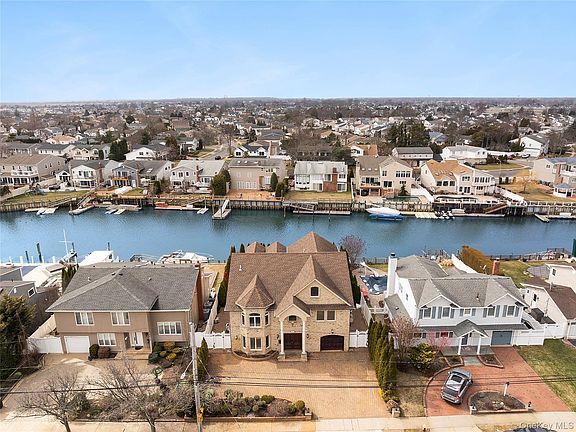 2nd image of 2904 Riverside Drive