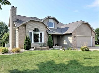 W2805 Kebe Ct, Appleton, WI 54915