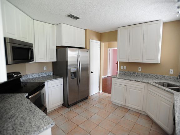 3rd image of 14310 Crystal Cove Dr