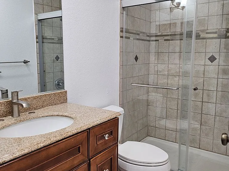 453 Ivy St — Photo 17