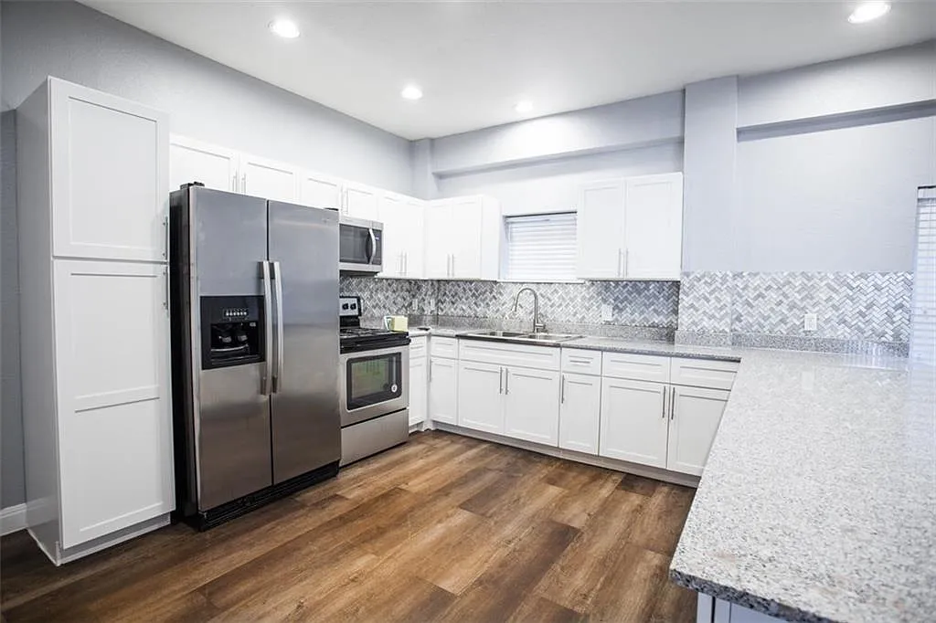 504 West 35th Street — Photo 3