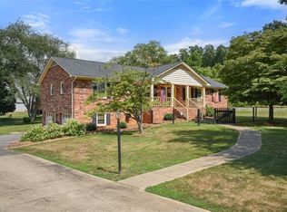 3791 Squirewood Dr, Clemmons, NC 27012