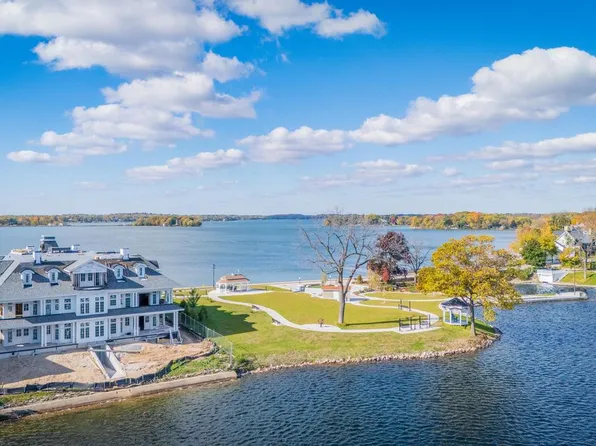 503 North Lake ROAD #2, Oconomowoc, WI 53066