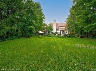 713 Knibbe Rd, Lake Orion, MI 48362