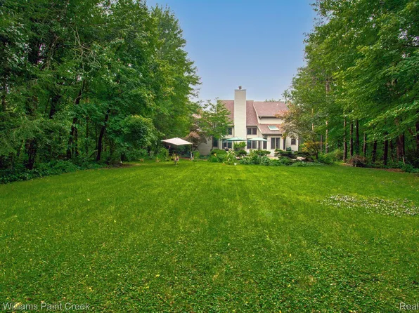 713 Knibbe Rd, Lake Orion, MI 48362