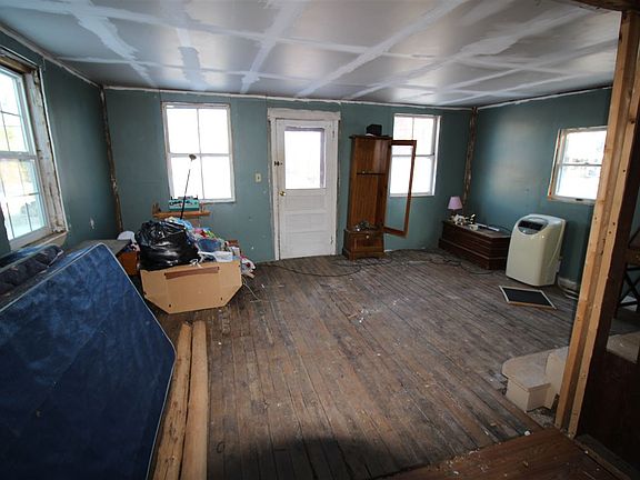 4th image of 112 Germain St