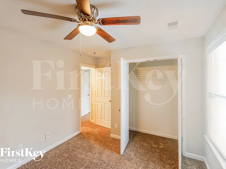 146 Hickory Point Dr — Photo 12