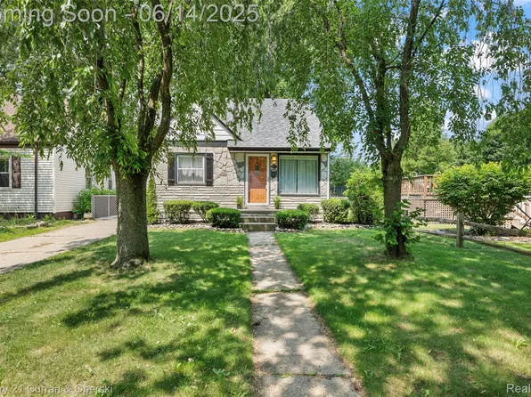 3156 Edgewood St, Dearborn, MI 48124