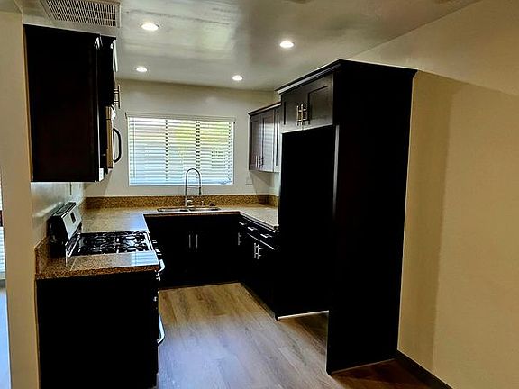 4th image of 815 N Fuller Ave APT 218