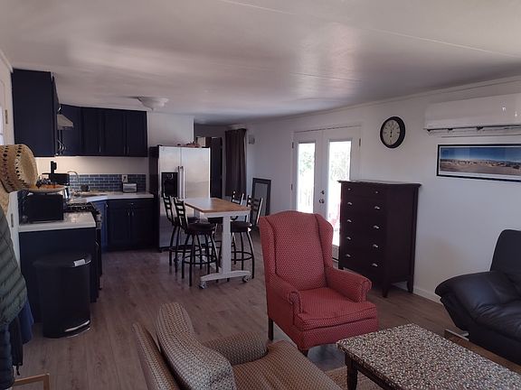 Living room/kitchen.