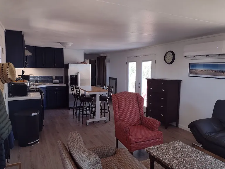 Living room/kitchen.