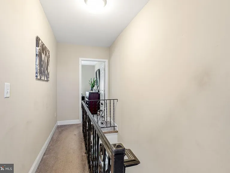 2652 Livingston St — Photo 14