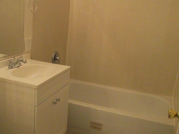 5th image of 4700 Amber Ln