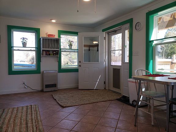 5th image of 29 N Vernon St