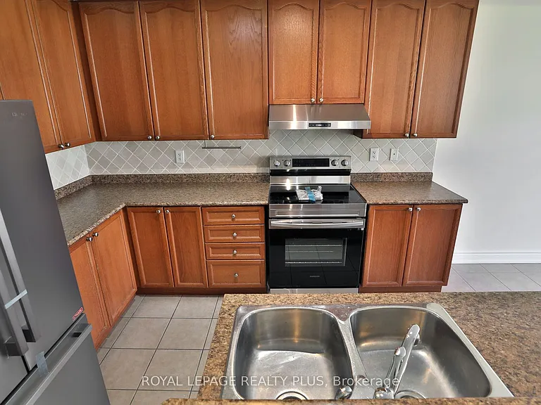 3877 Stardust Dr — Photo 12