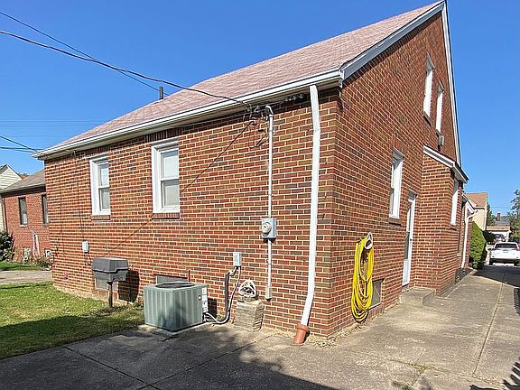 3rd image of 2321 Fairdale Ave