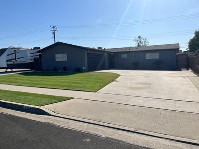 1086 Lassen Dr, Hanford, CA, 93230