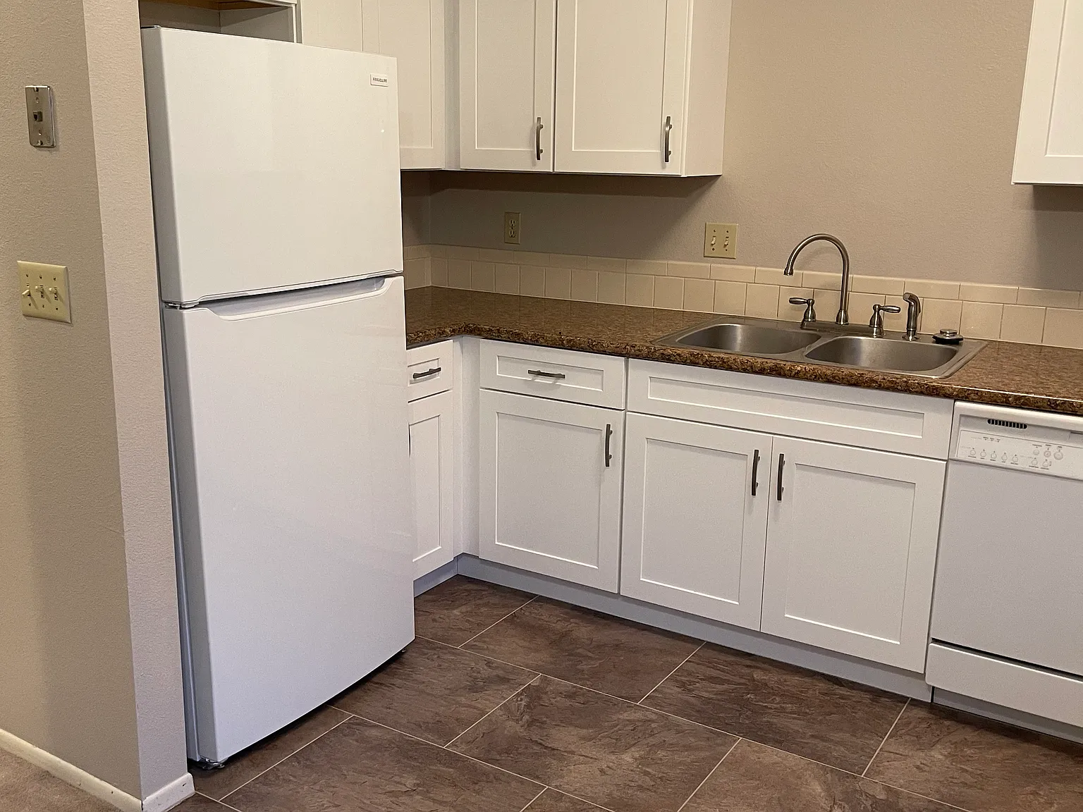2 bed, 1.5 bath, 1800 sqft, $1,375 — Photo 1