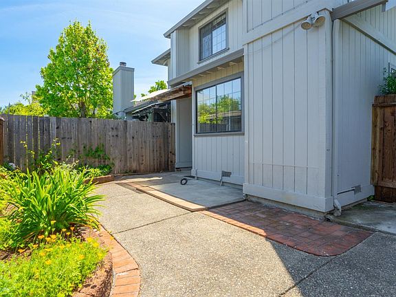 4th image of 2306 Maher Drive