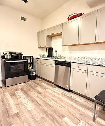 3rd image of 4810 DEAUVILLE DRIVE