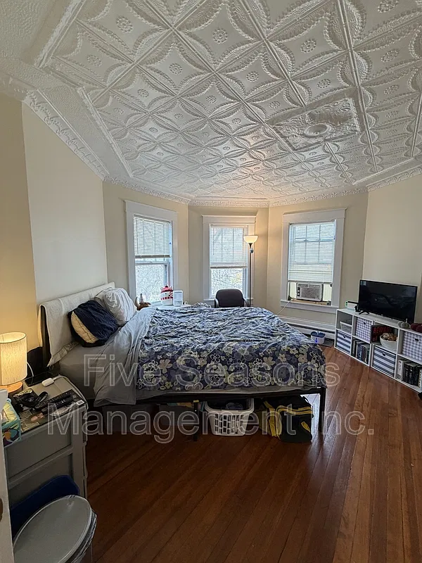 1 bed, 1.0 bath, 600 sqft, $1,600 — Photo 2