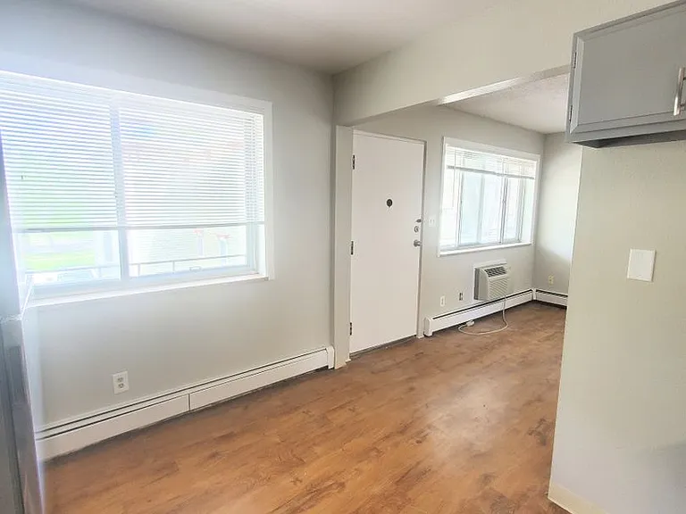 Mead Apartments — Photo 8