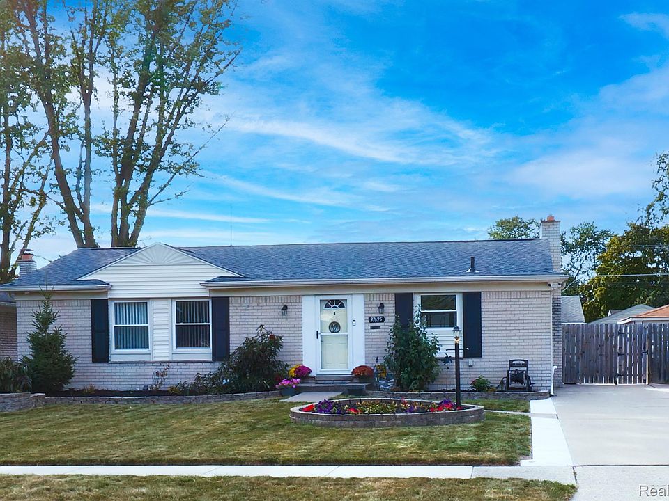 1st image of 37625 Badger Dr